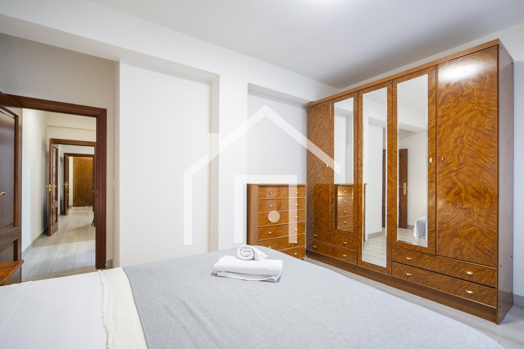 Atico Quintana II - Con Terraza, En El Centro Con Wifi Y Garaje Lejlighed Oviedo Eksteriør billede
